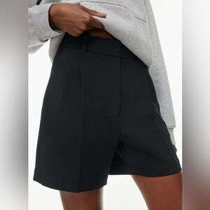 Aritzia Effortless Shorts, crepe, black, size 0